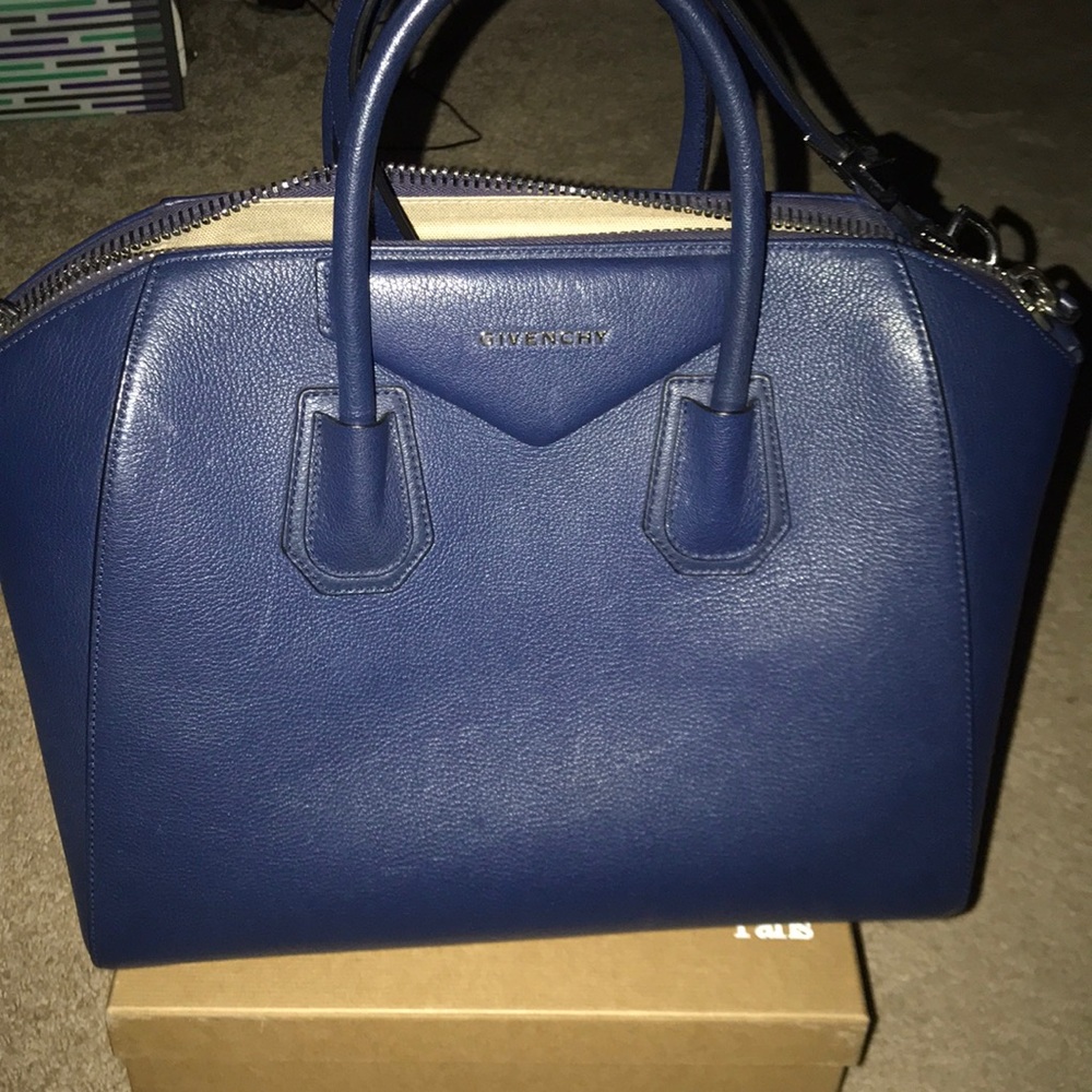 Givenchy Medium Antigone handbag Navy